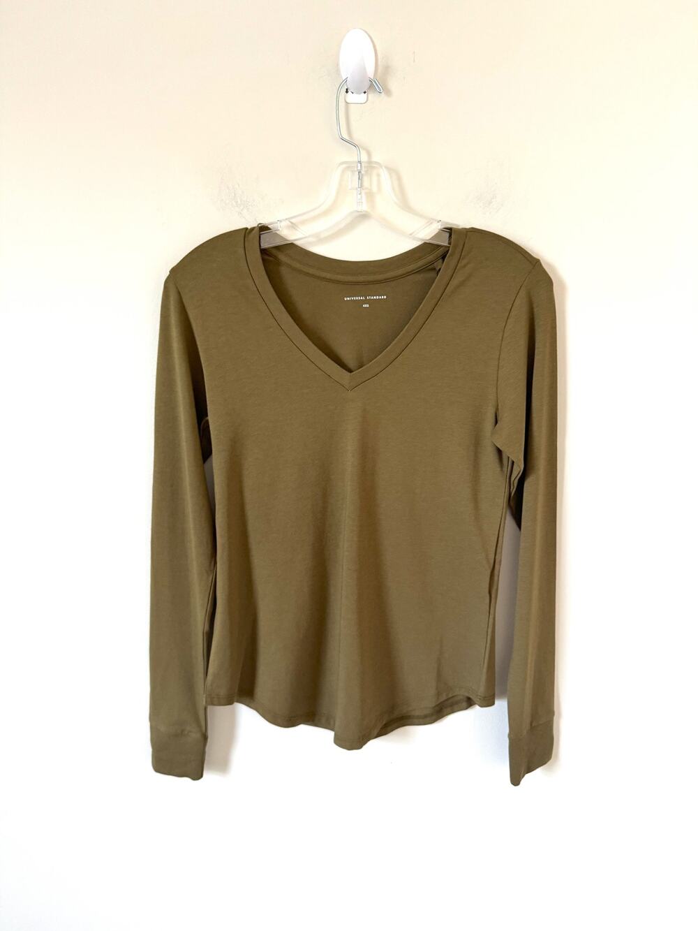 Universal Standard V-Neck Long Sleeve T-Shirt Olive Green Size 00-0